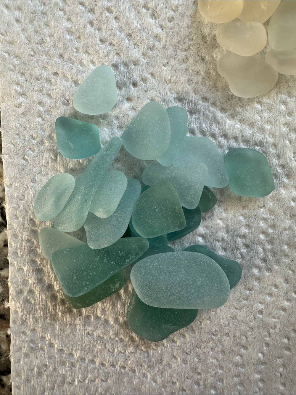 Assorted Seaglass Genuine Pieces Blue Green White Small Medium Jewelry Decor - Picture 5 of 6
